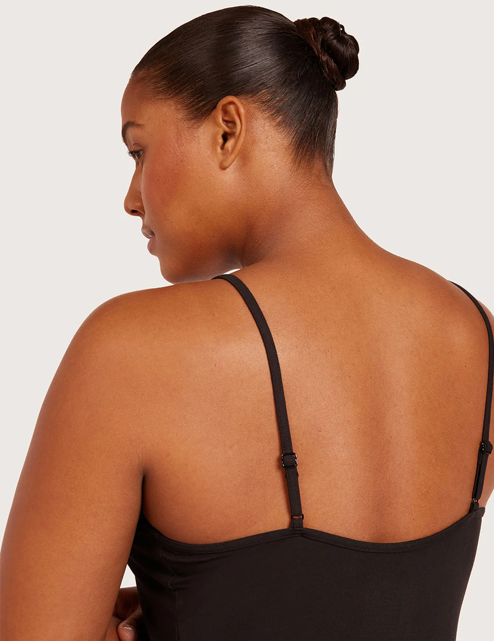Basunderkjol med V-ringning – Black