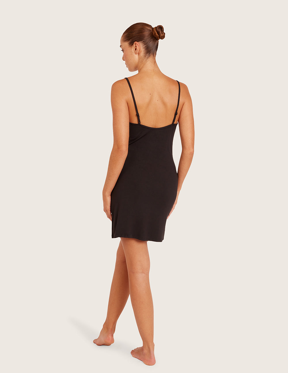 Basunderkjol med V-ringning – Black