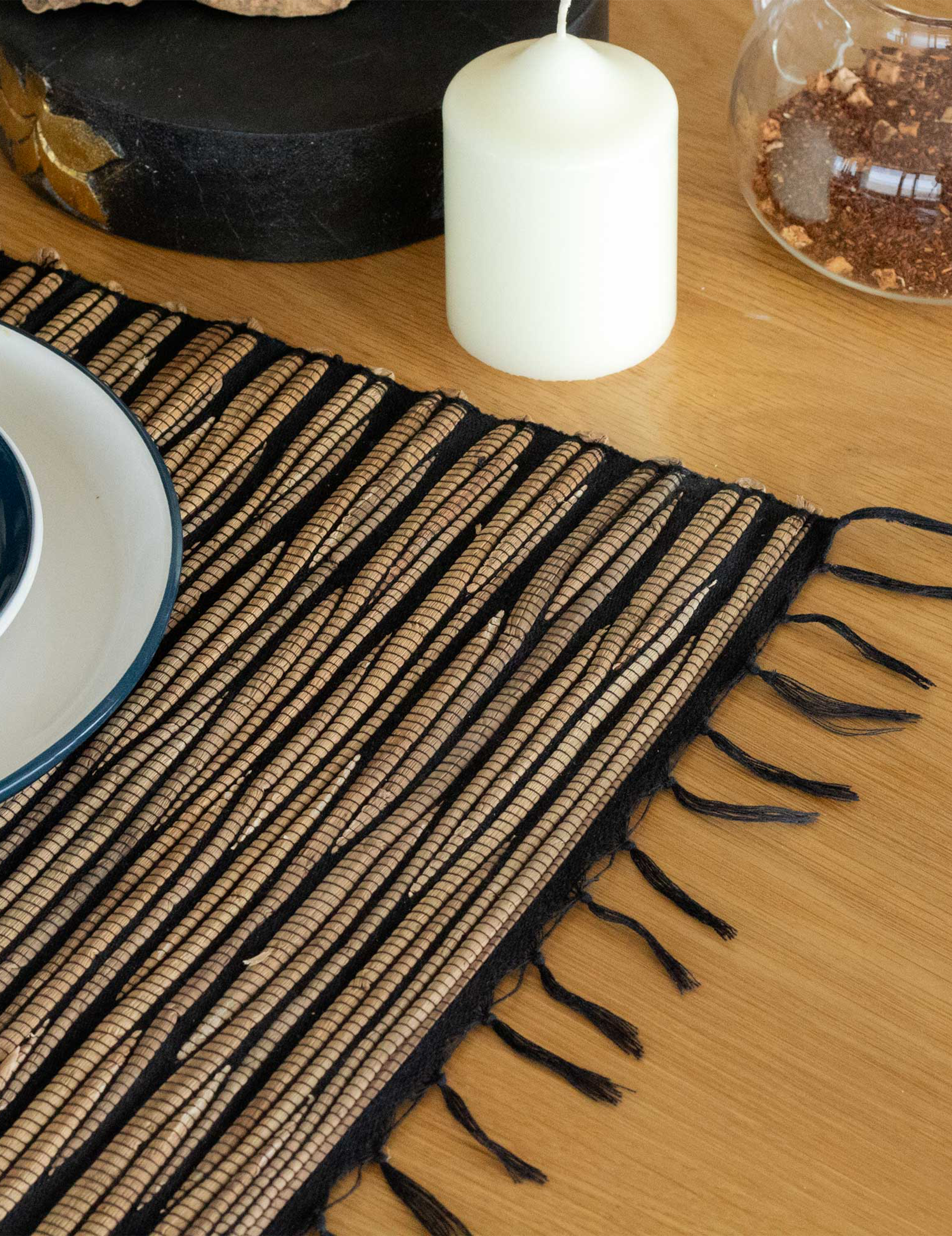 Bordsunderlägg med fransar – Svart