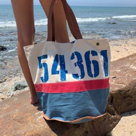 KOBE SNR3 tote-taske med blåt 54361-print vist forfra