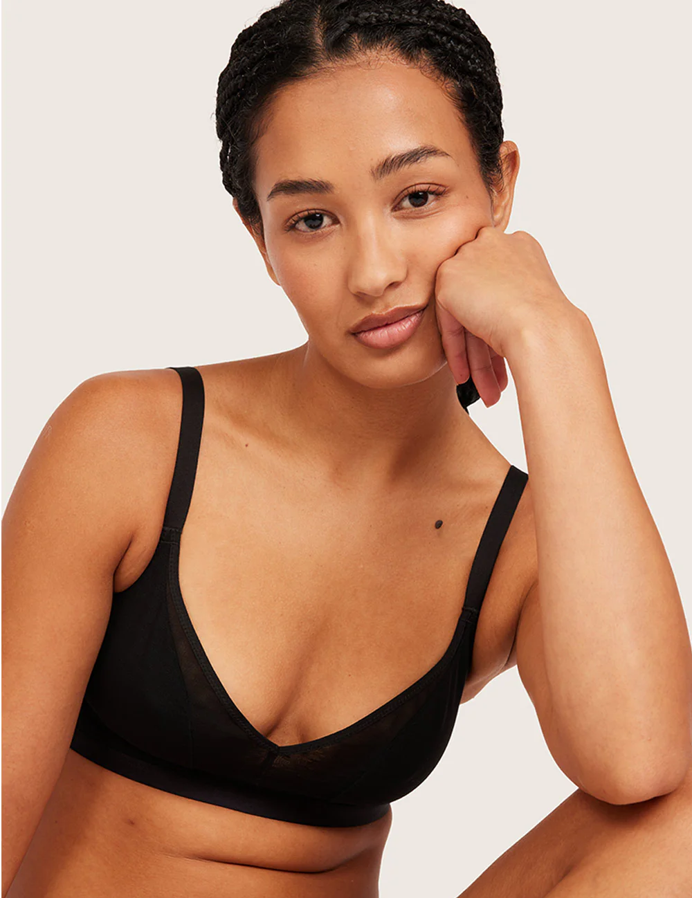 Boody FreeMesh Crop BH i sort på siddende model