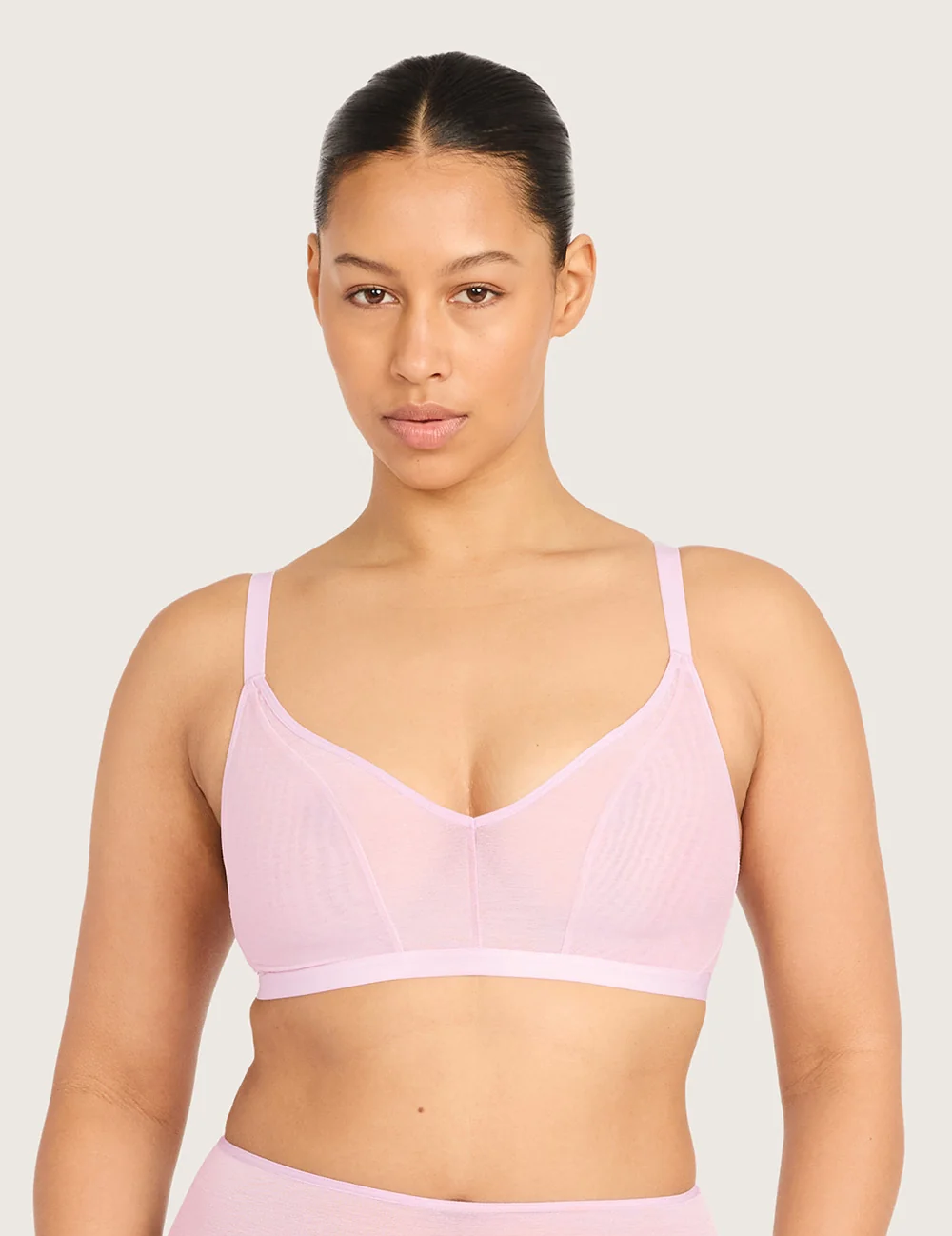 Boody FreeMesh® Crop BH i Pink Sorbet set forfra på model