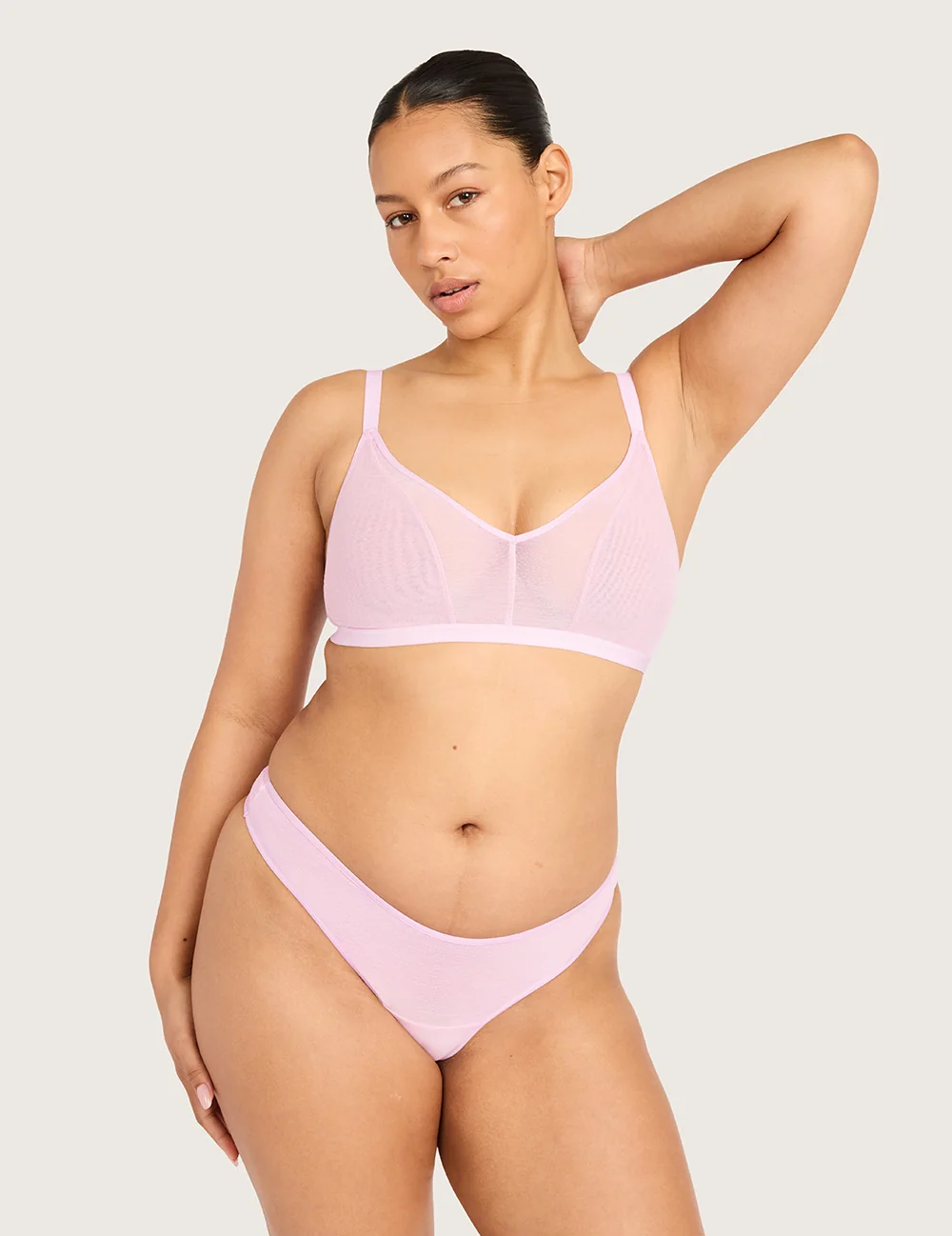 Boody FreeMesh® G-streng i Pink Sorbet – på model med matchende bh