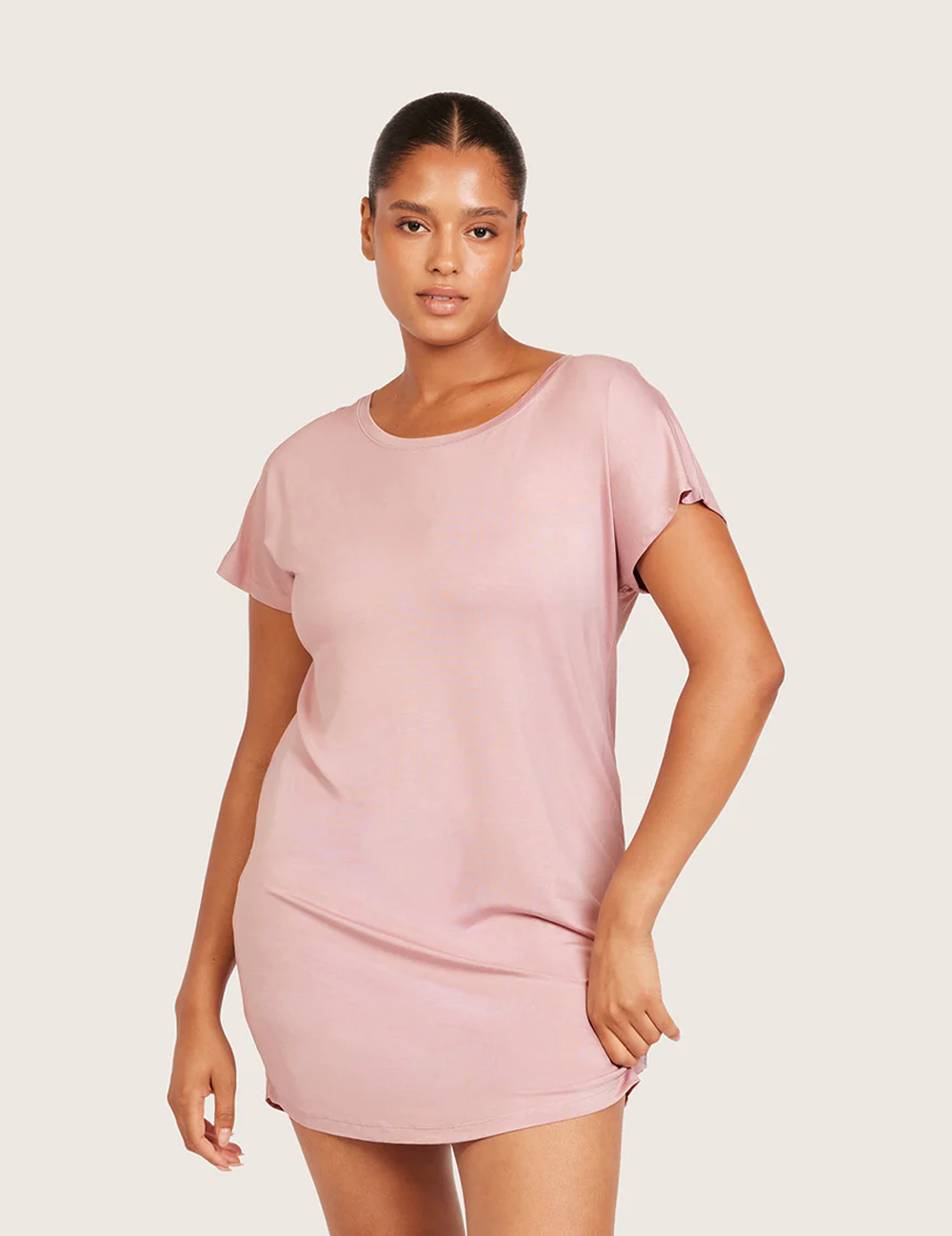 Boody Goodnight natkjole i Lilac – forfra på model