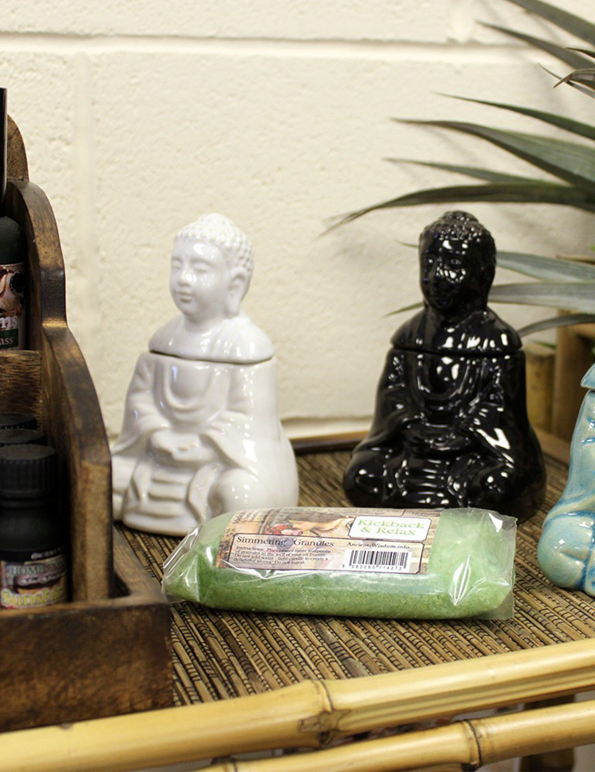 Sittande Buddha Oljebrännare Vit