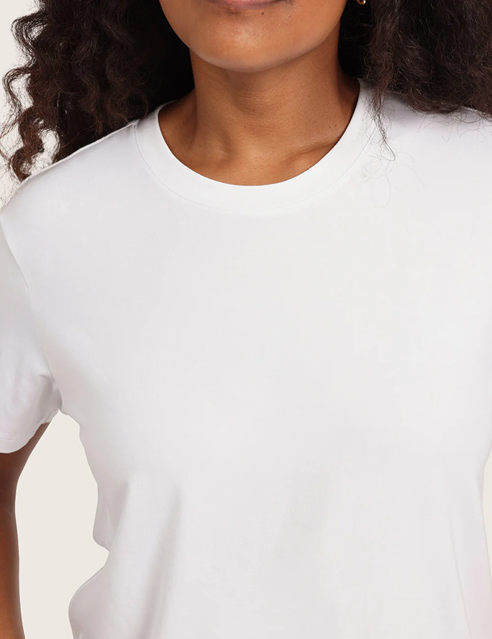 Klassisk t-shirt med rund hals för dam – vit